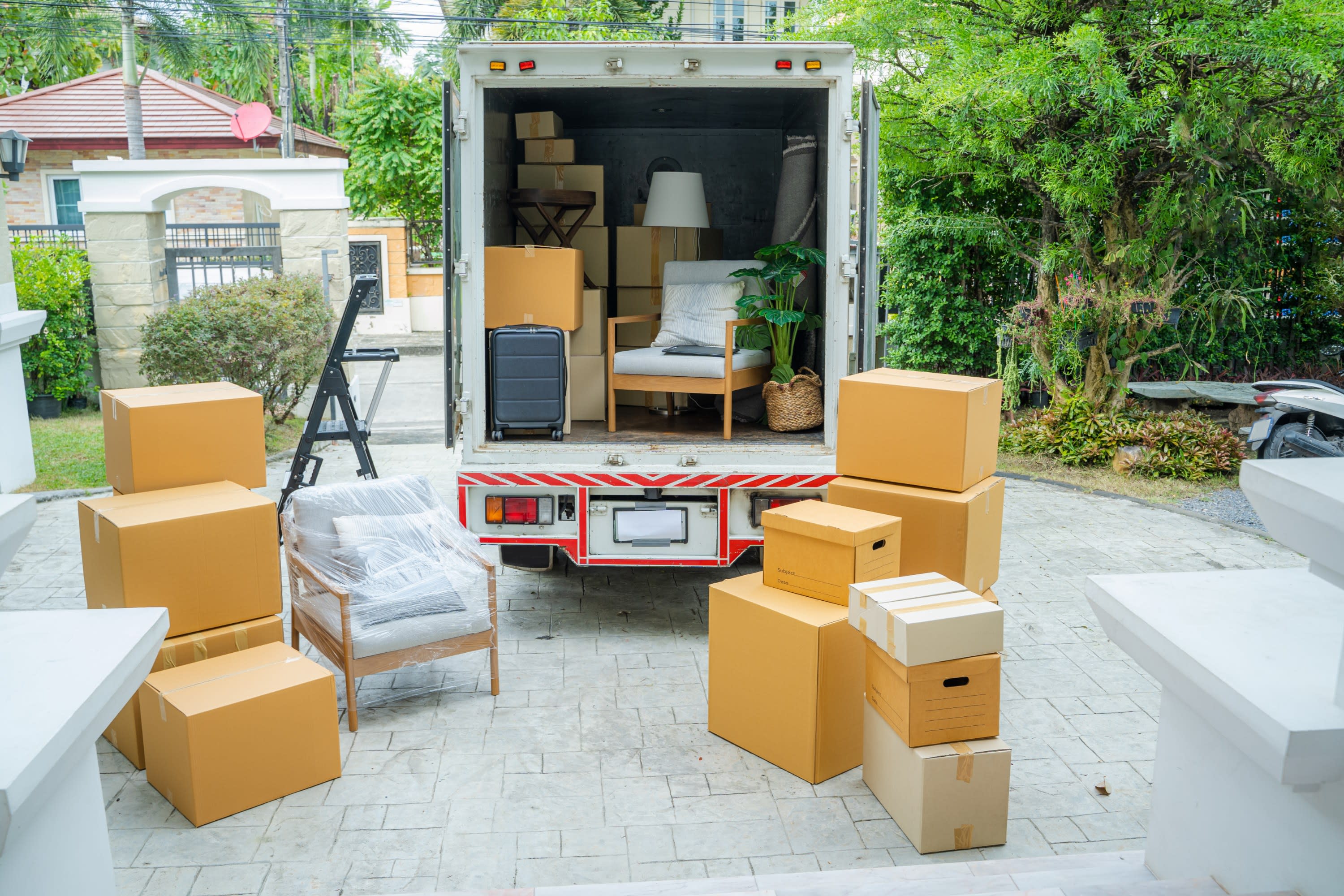 Easy Move moving team preparing household belongings for relocation